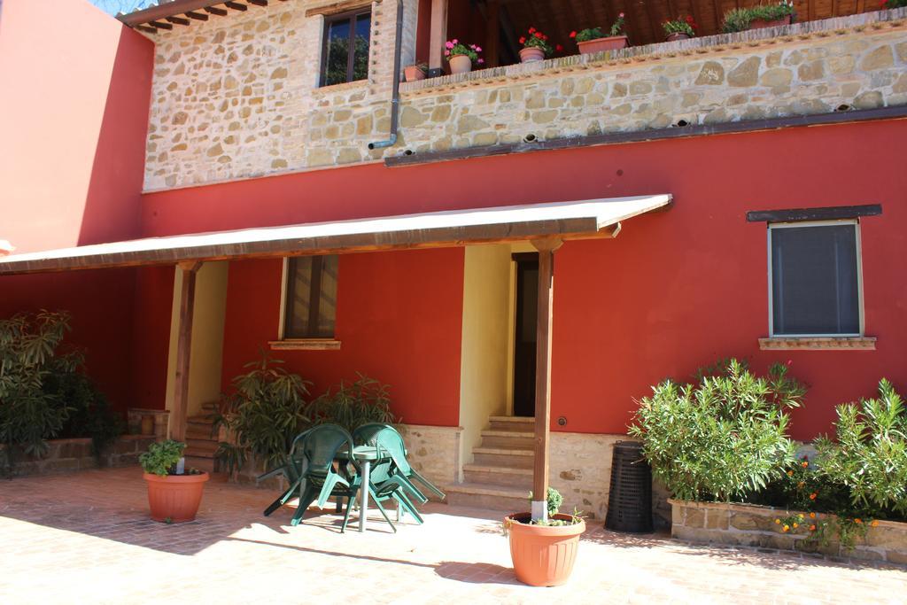 Societa Agricola F.Lli Angelucci Villa Cannara ภายนอก รูปภาพ